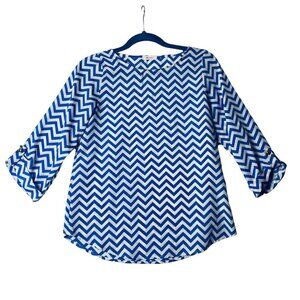 Everly Women Size Small Blue White Chevron Gold Button Detail Flowy Blouse
